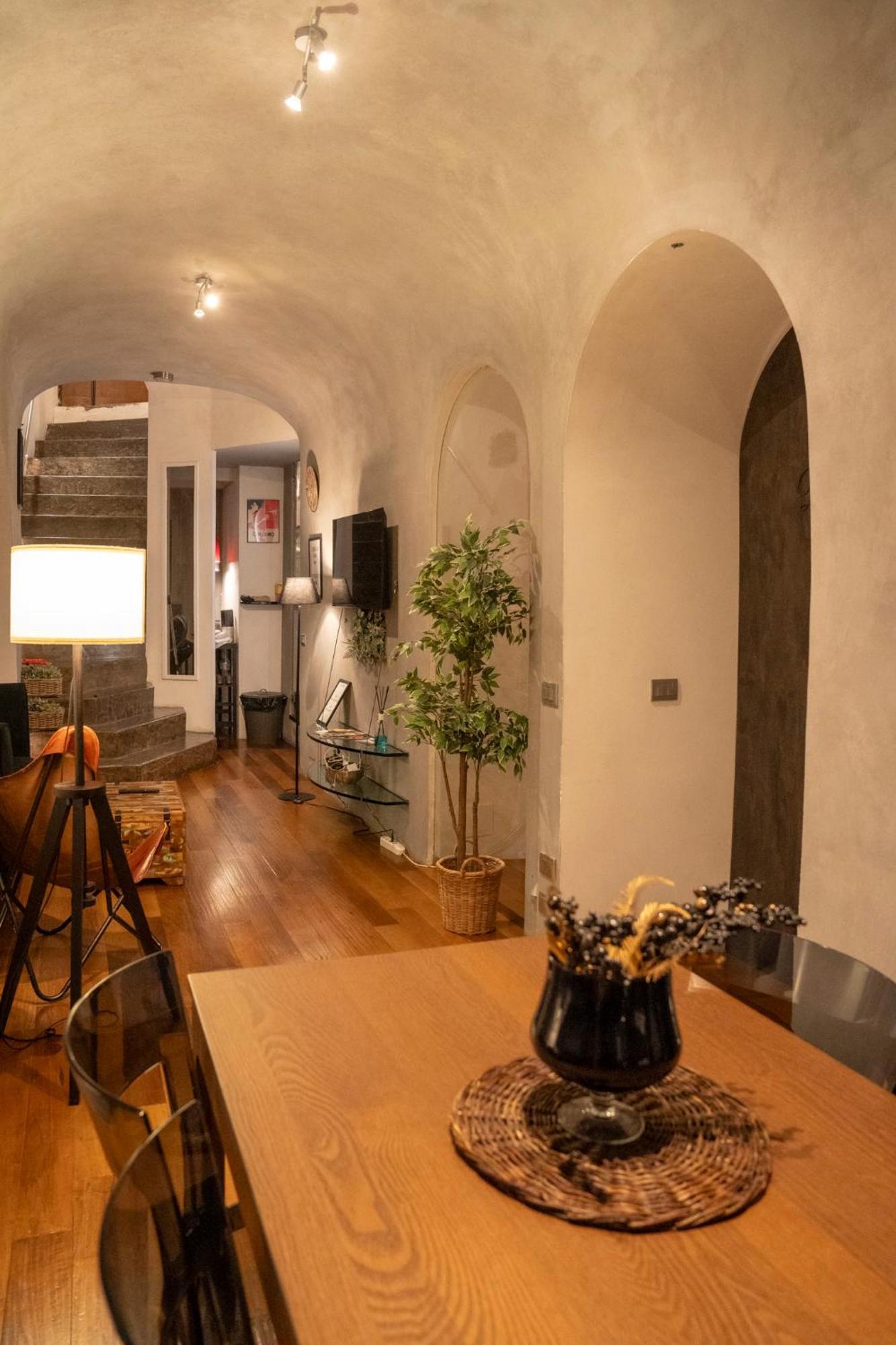Domus Ciancaleoni - Colosseum - Rione Monti Рим Екстер'єр фото
